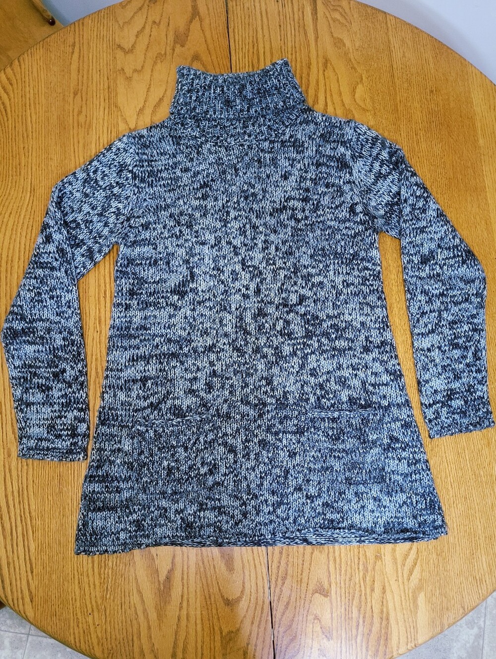 ✨️Bluecrush Acrylic Sweater LG